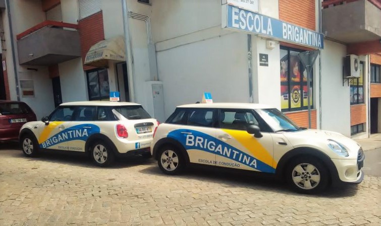 Carros Brigantina