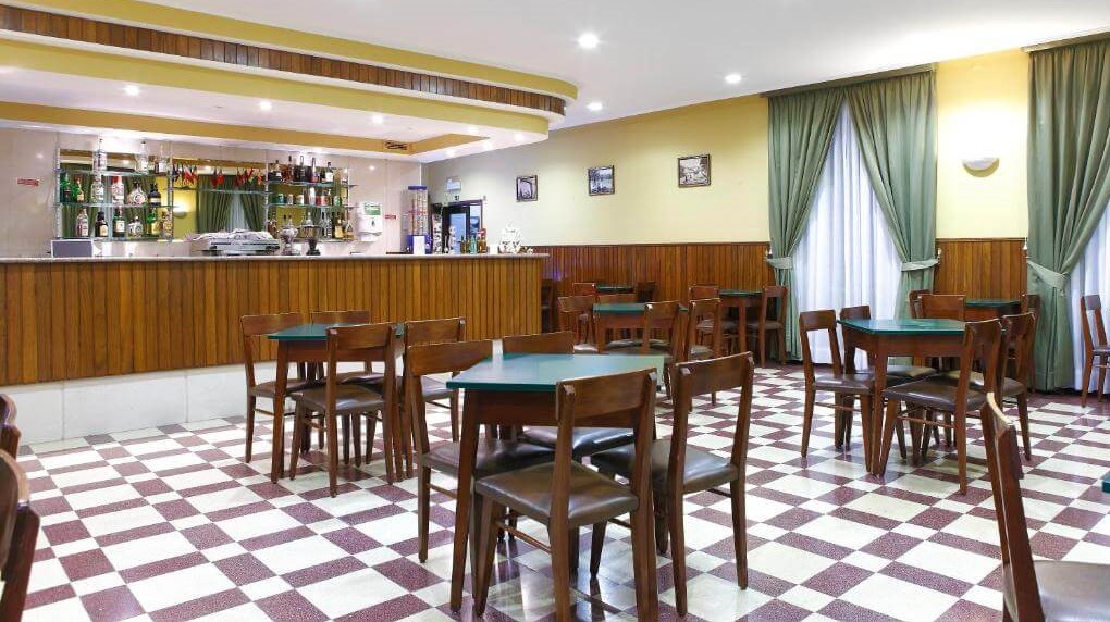 bar