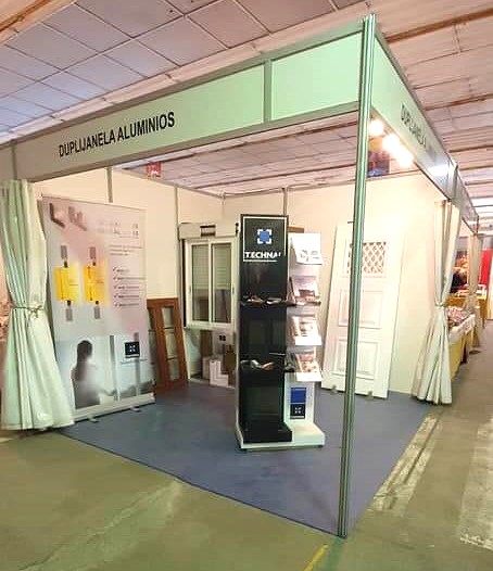 stand2253.jpg