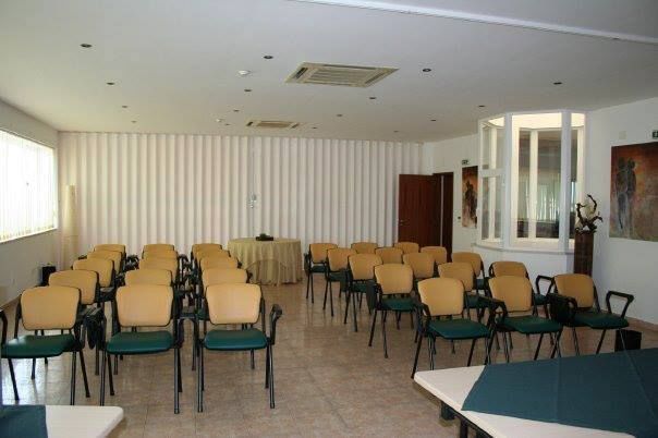 Sala reunies