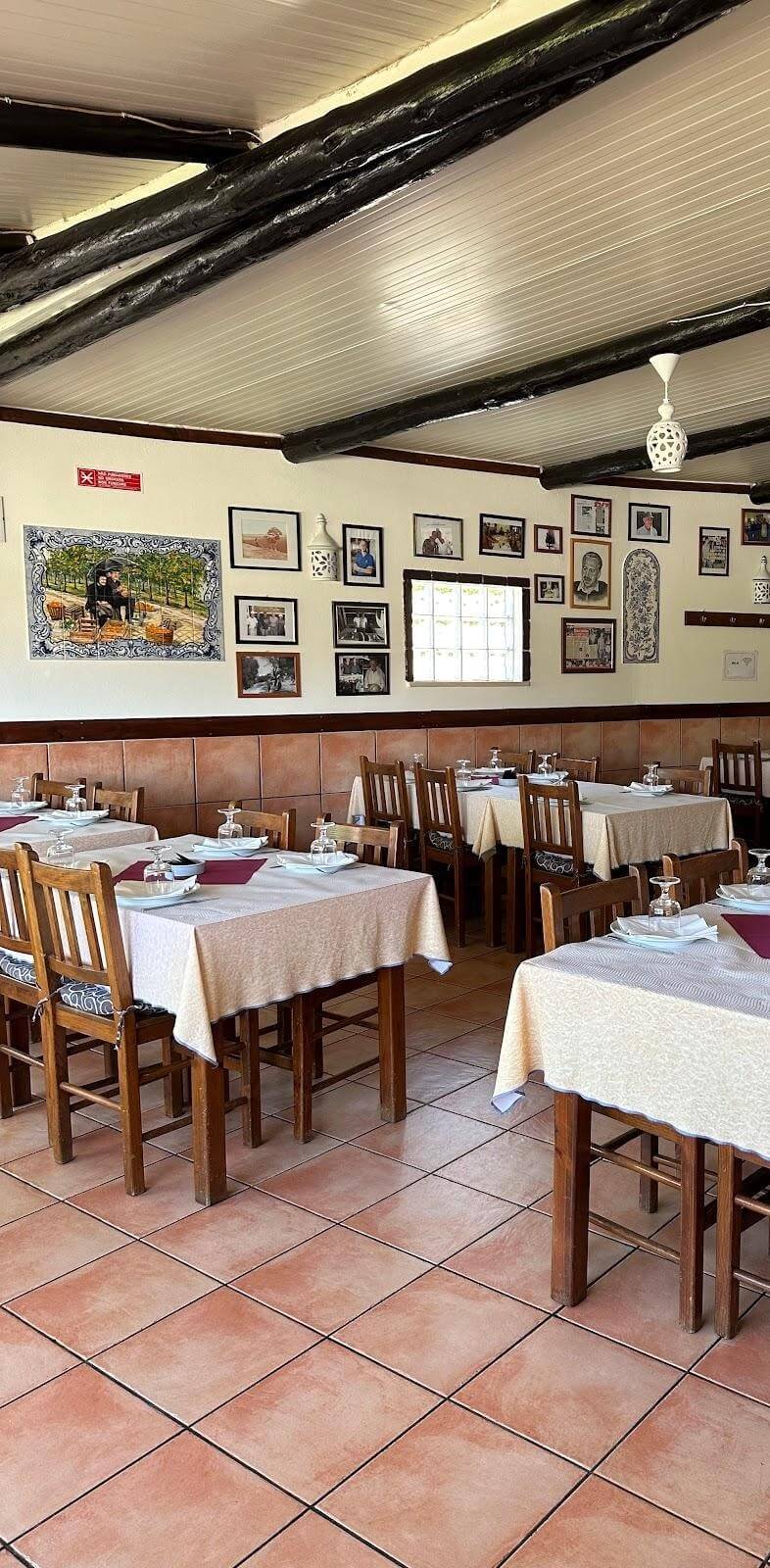 http://www.sabemais.pt/fich/ficheiros/image/Restaurante%20Retiro%20do%20Isca/sala8.jpg