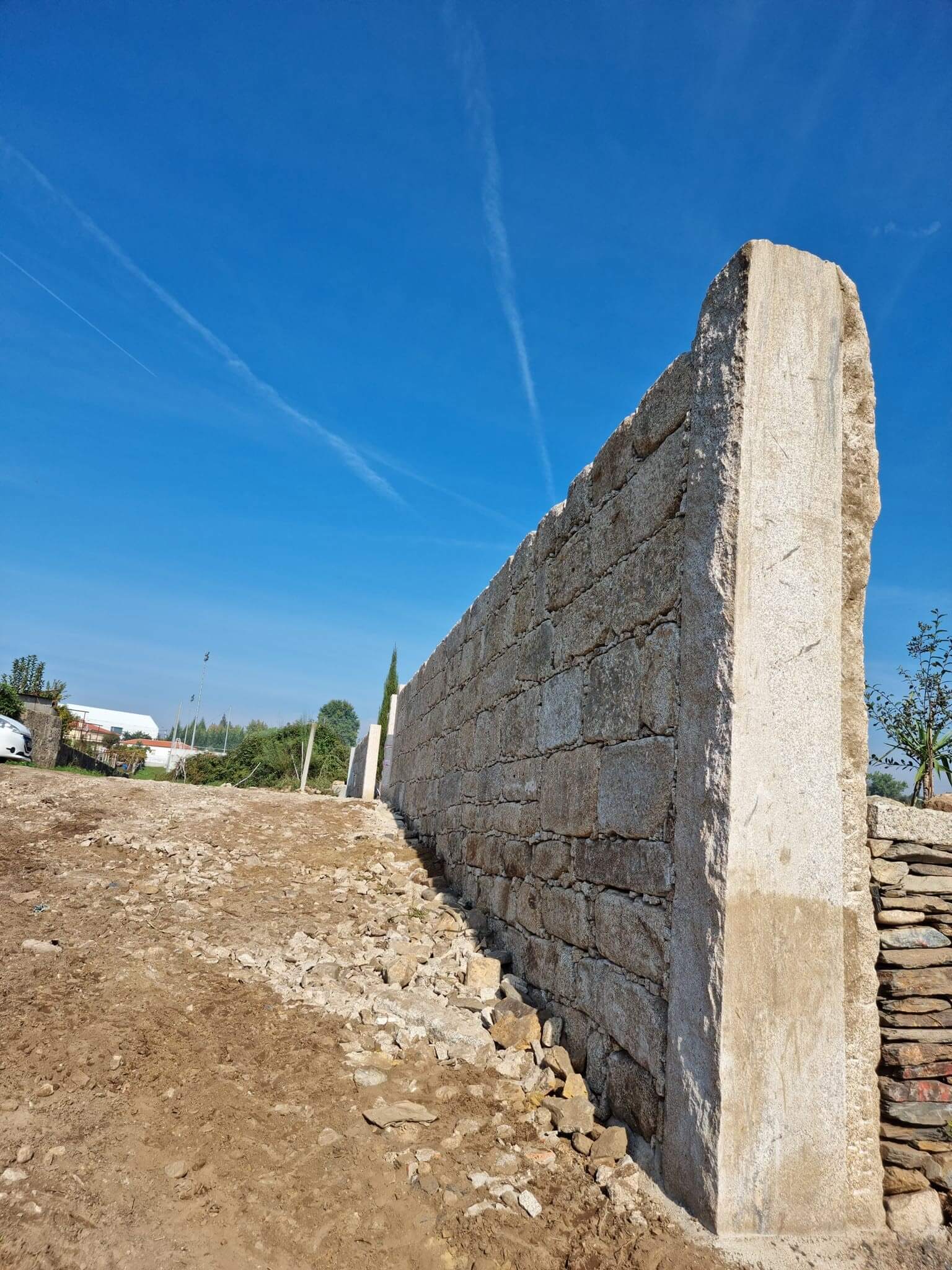 MUROS EM PEDRA RÚSTICA  RUSTIC STONE WALLS Pietra